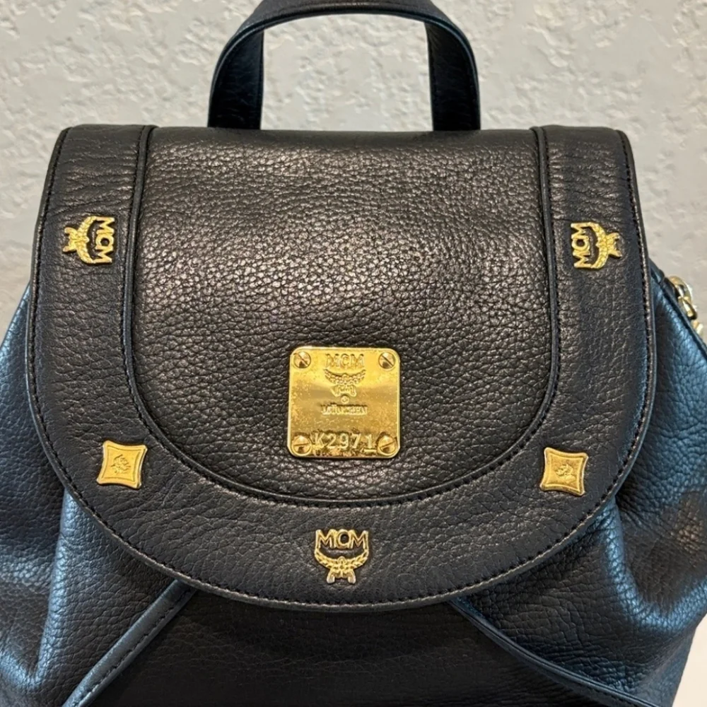 MCM Black Leather (Unisex) Backpack / Handbag Authentic ( EXCELLENT CONDITION) - Picture 4 of 14